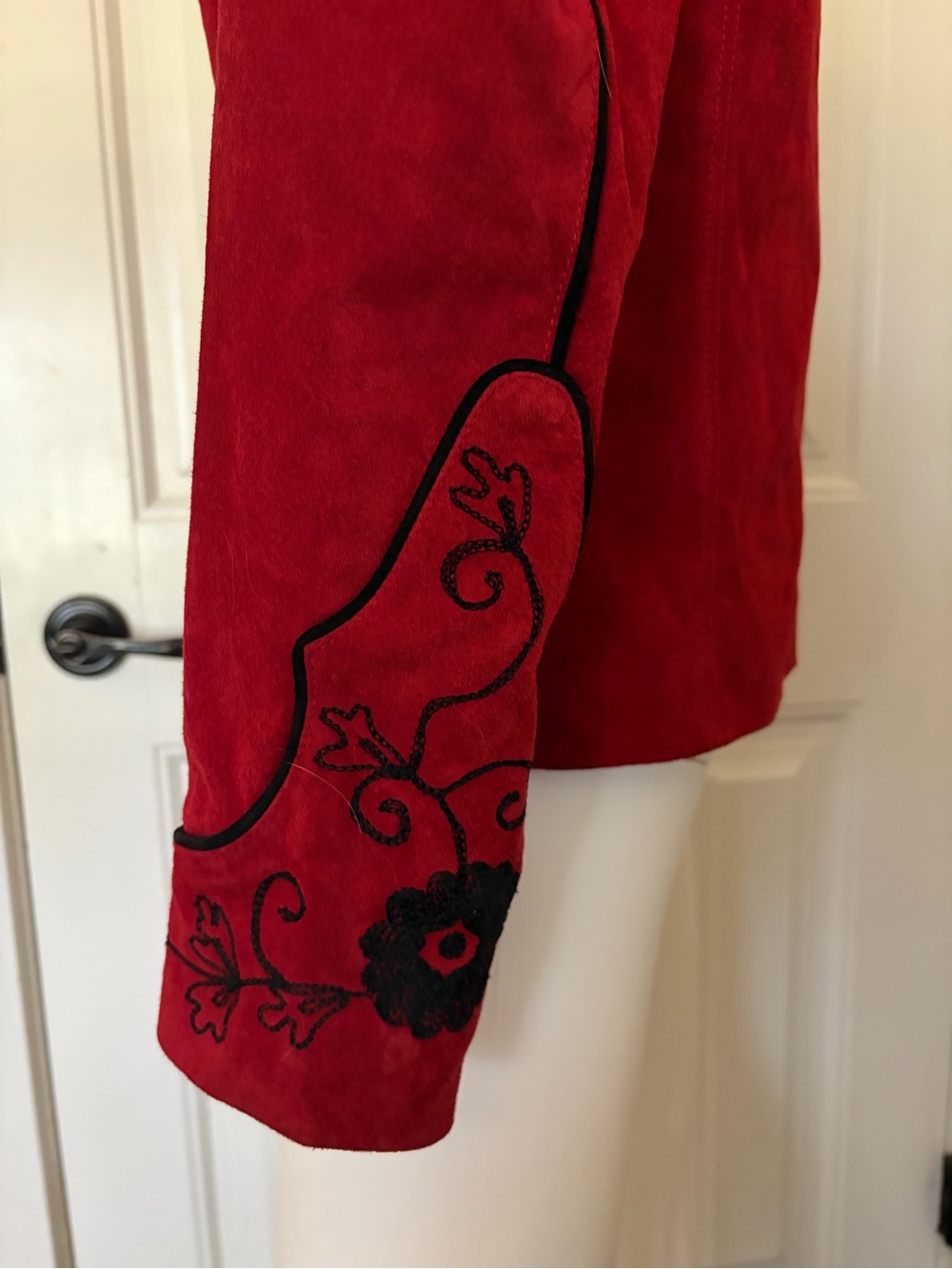 VINTAGE RARE 1970s 100% Leather Red Suede Floral Embroidered Western Blazer - Picture 6 of 9